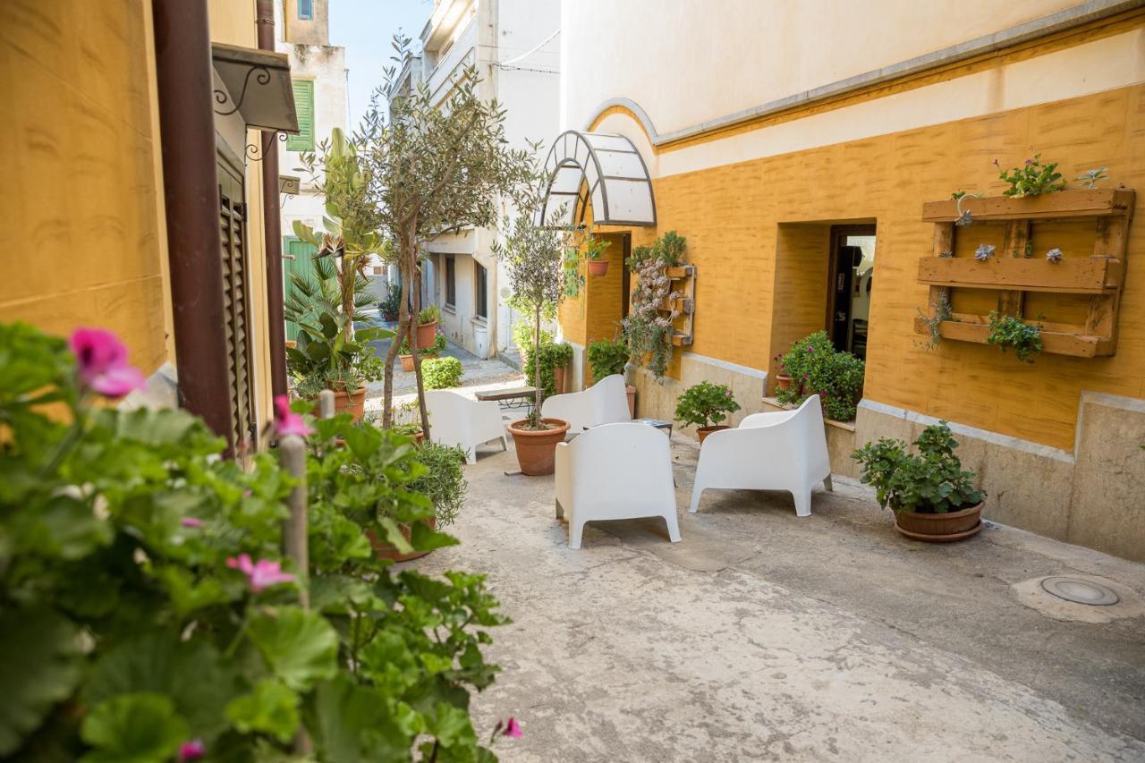 Hotel Clelia Isola di Ustica エクステリア 写真