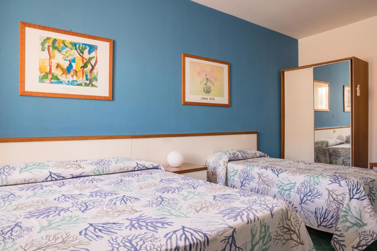 Hotel Clelia Isola di Ustica エクステリア 写真