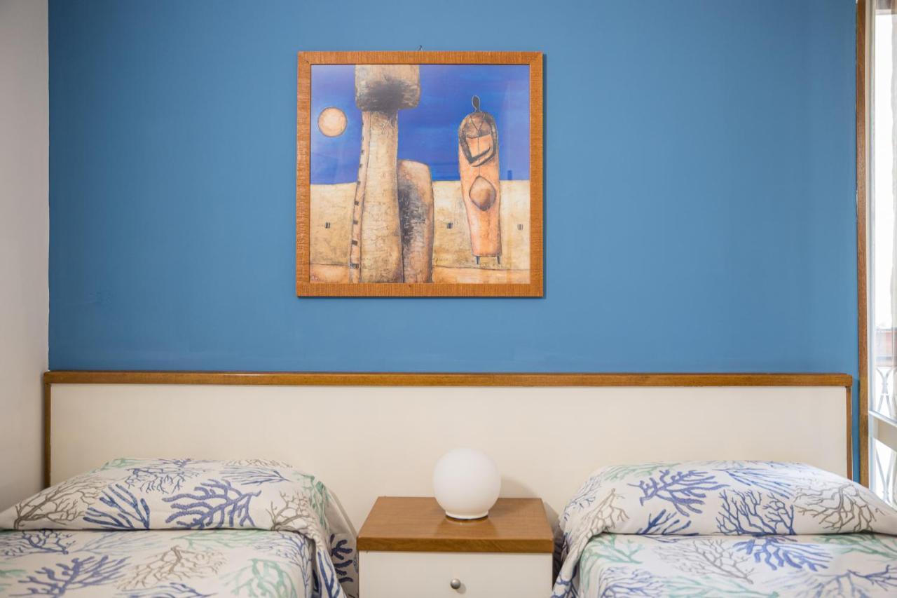 Hotel Clelia Isola di Ustica エクステリア 写真