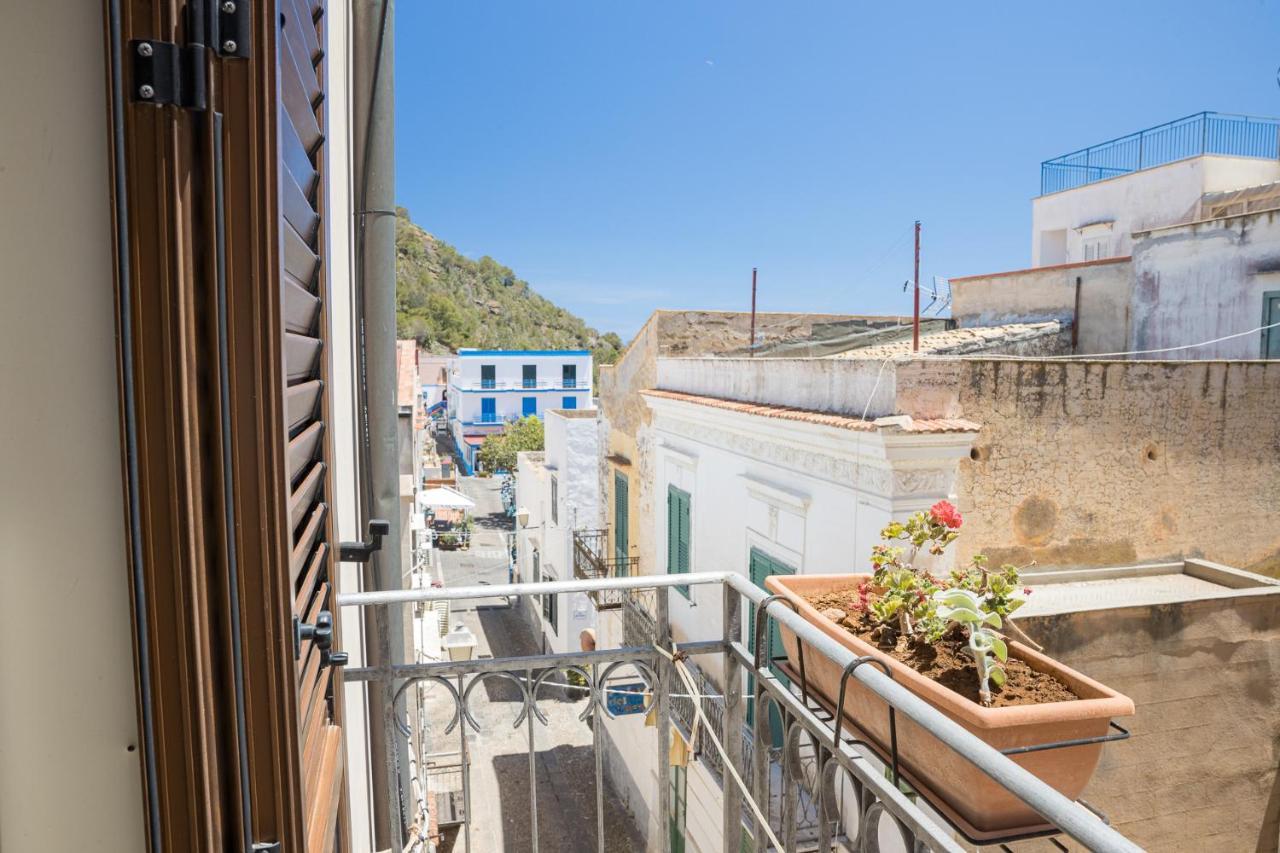 Hotel Clelia Isola di Ustica エクステリア 写真