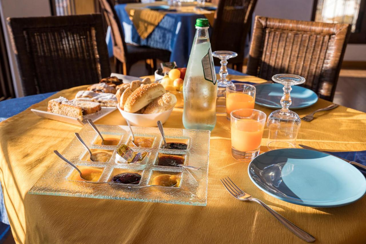 Hotel Clelia Isola di Ustica エクステリア 写真