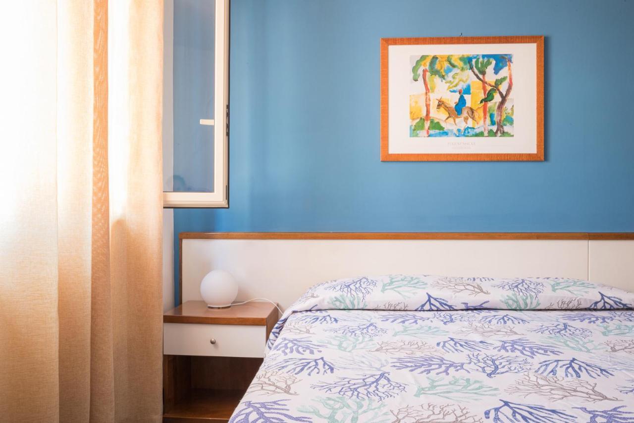 Hotel Clelia Isola di Ustica エクステリア 写真