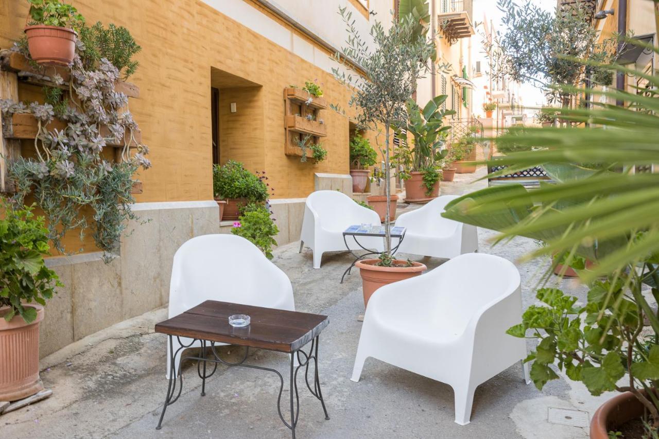 Hotel Clelia Isola di Ustica エクステリア 写真