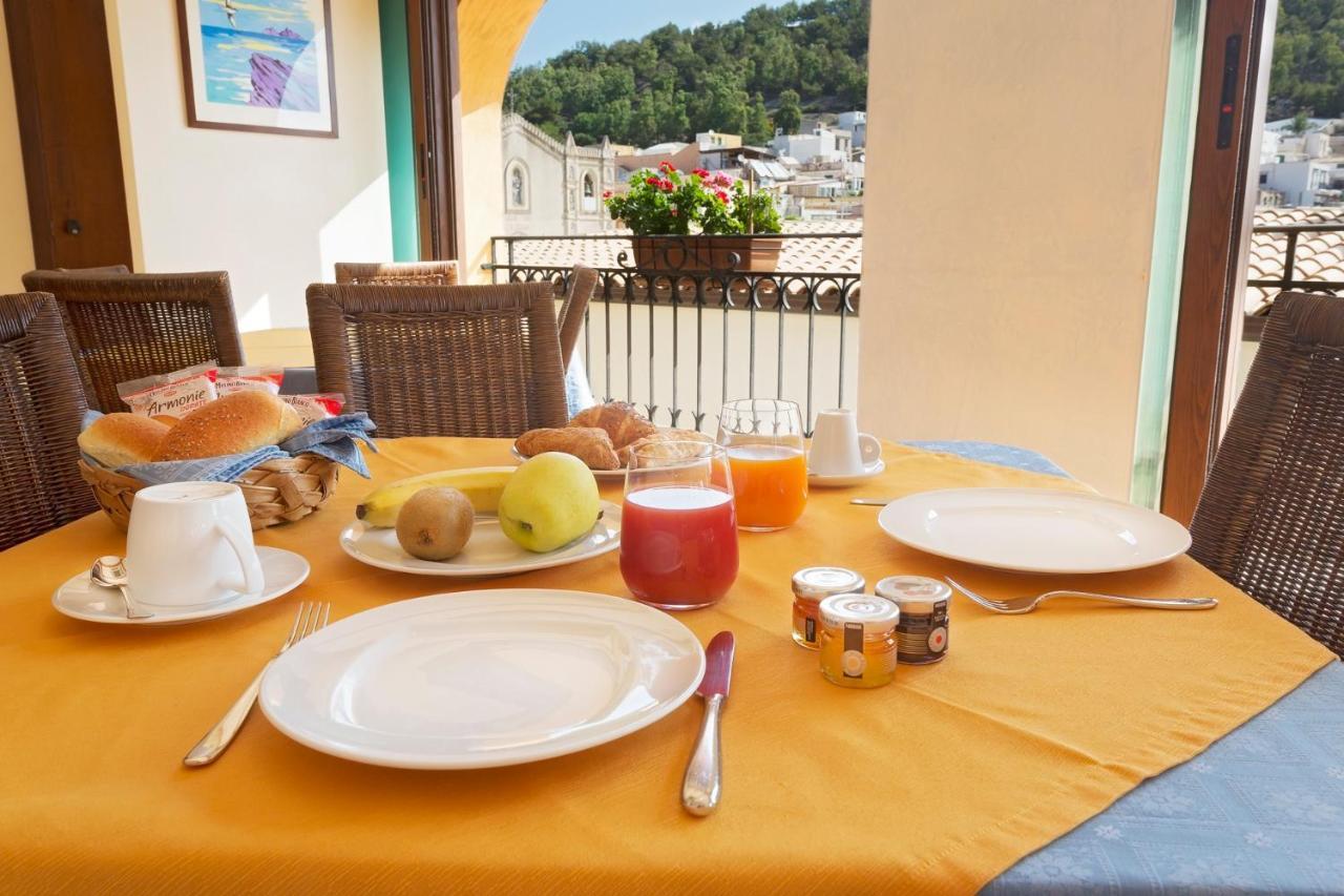 Hotel Clelia Isola di Ustica エクステリア 写真