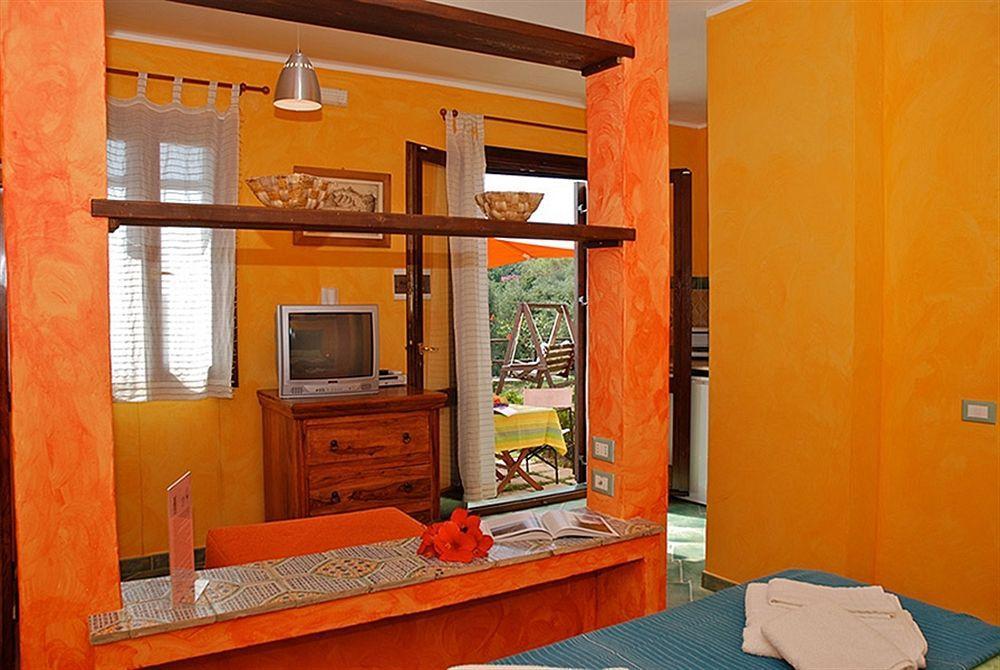 Hotel Clelia Isola di Ustica エクステリア 写真