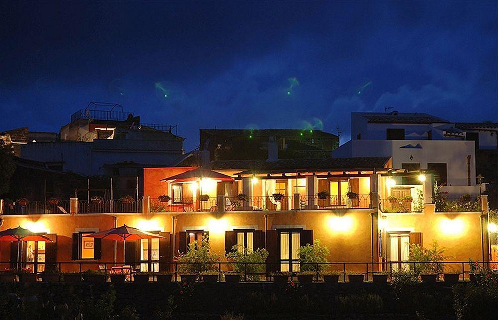 Hotel Clelia Isola di Ustica エクステリア 写真