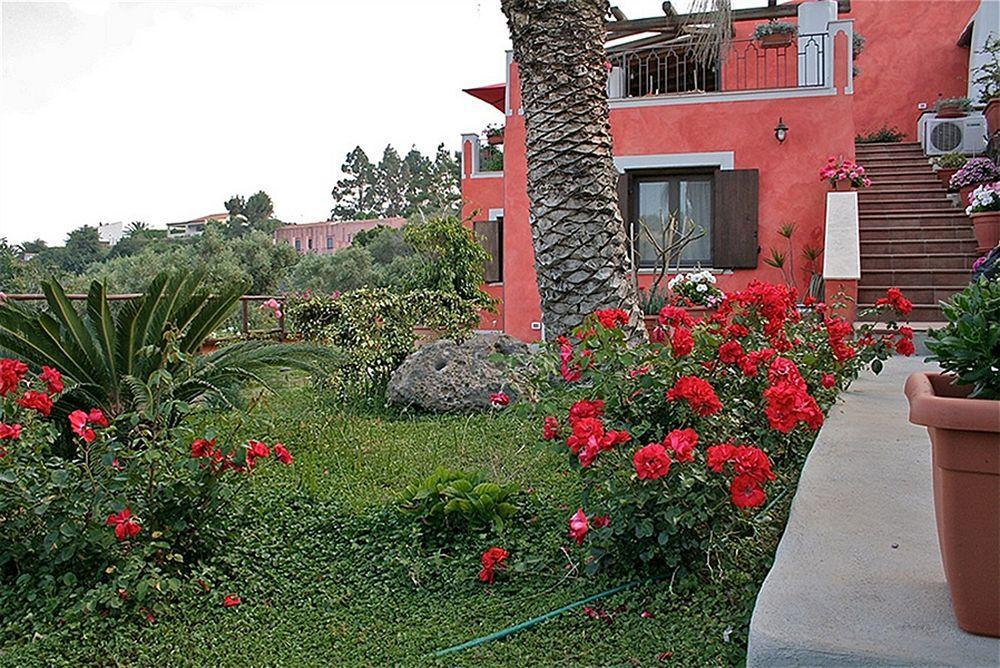 Hotel Clelia Isola di Ustica エクステリア 写真