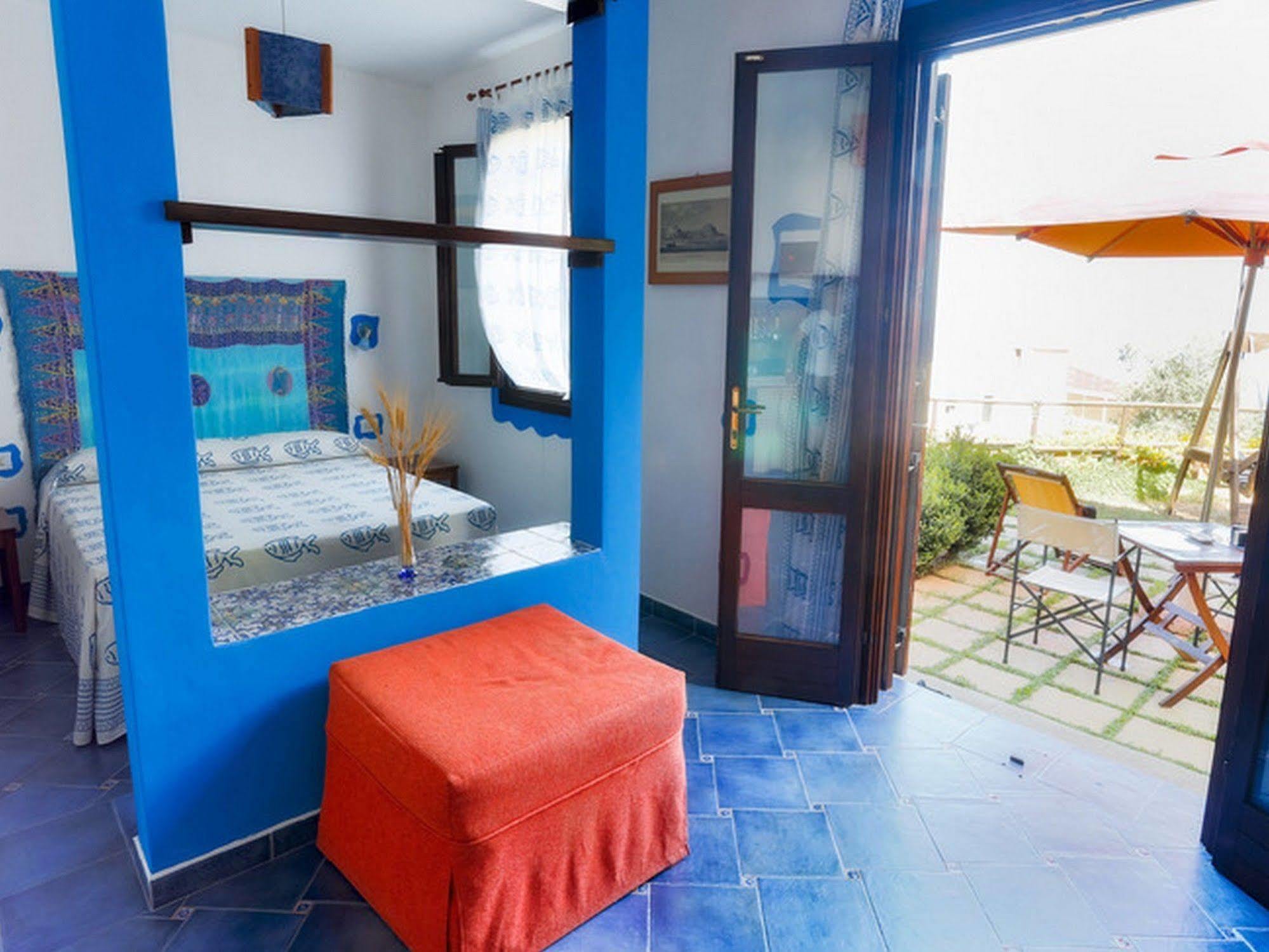 Hotel Clelia Isola di Ustica エクステリア 写真