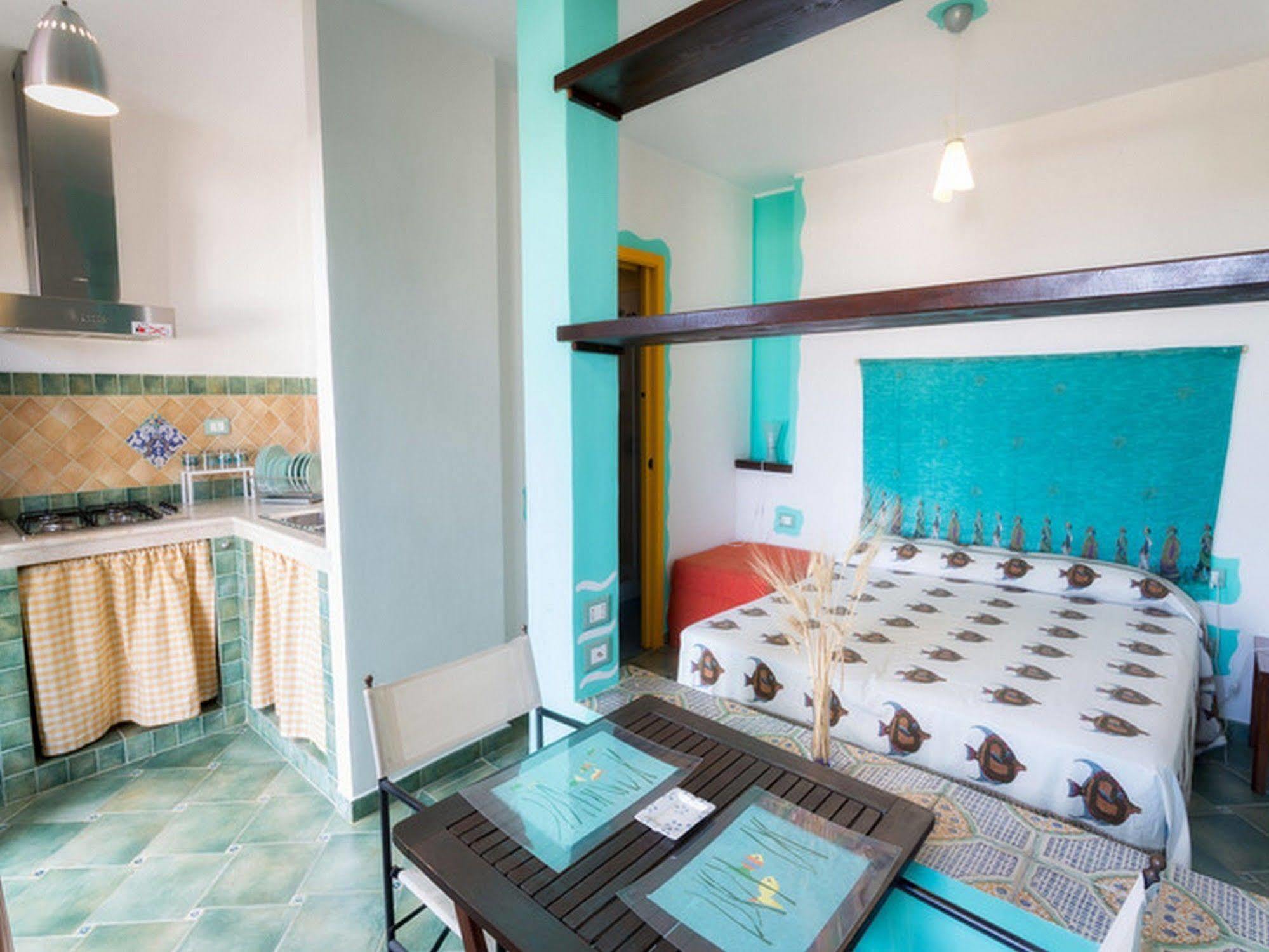 Hotel Clelia Isola di Ustica エクステリア 写真